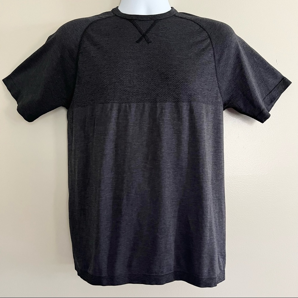 GAP Fit Dry Men's T-shirt Short Sleeve Dark Grey Size Medium